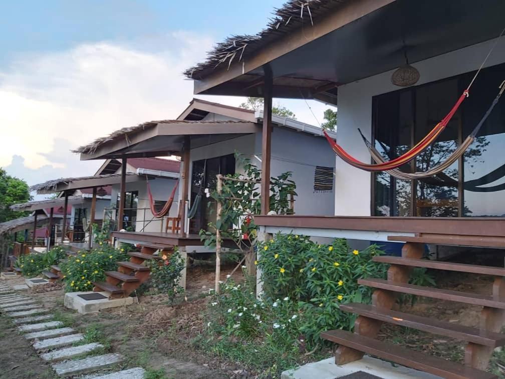 บิ๊กฟิน บีช รีสอร์ต Hotel Kota Belud ภายนอก รูปภาพ